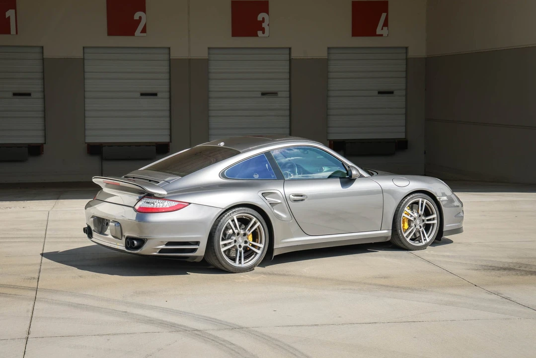 2011 Porsche 997 Turbo - Image 9 of 31