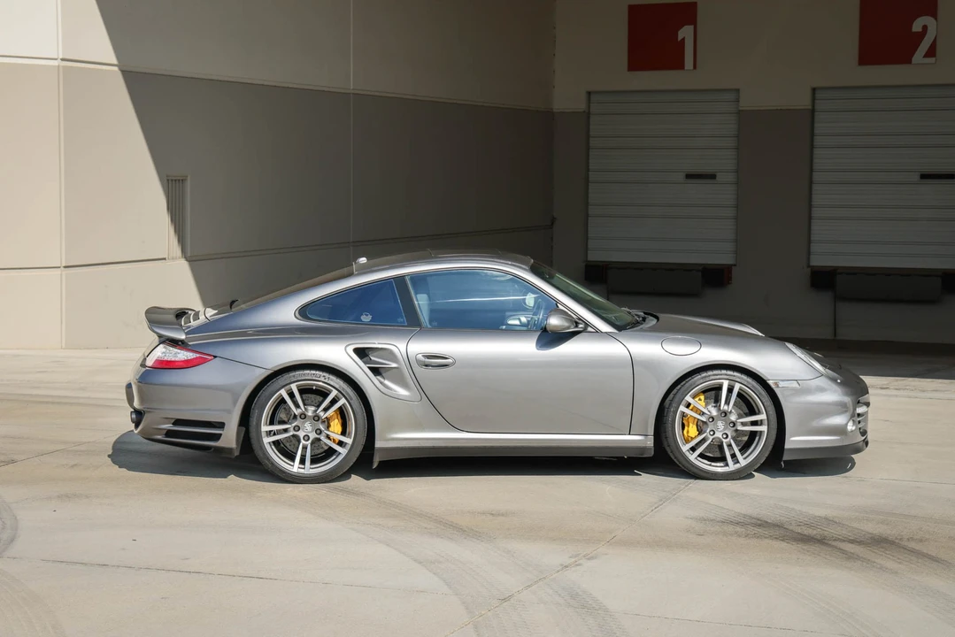 2011 Porsche 997 Turbo - Image 8 of 31