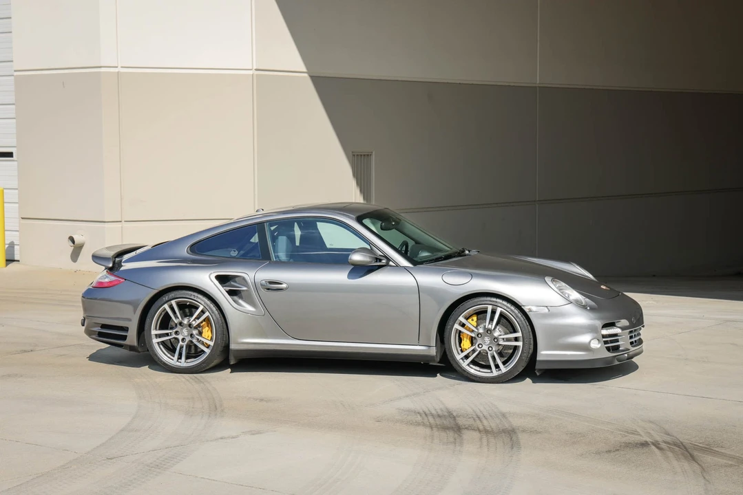 2011 Porsche 997 Turbo - Image 7 of 31