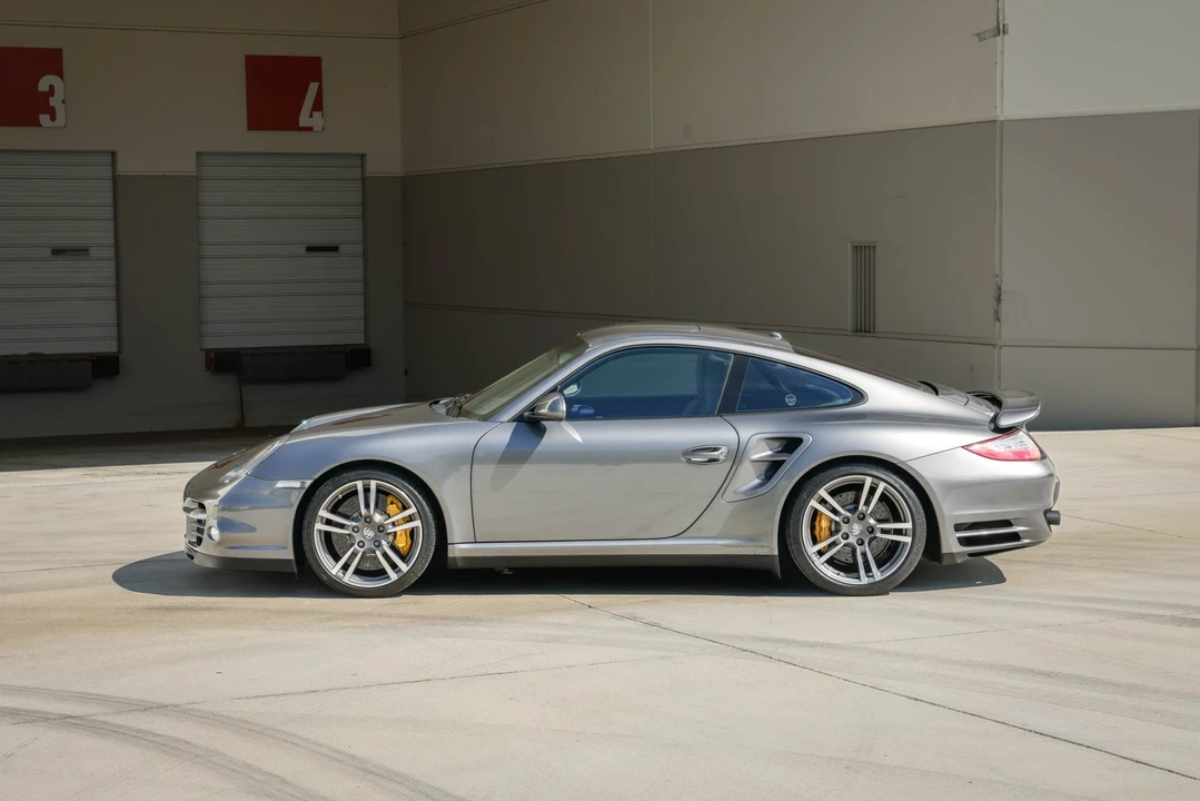 2011 Porsche 997 Turbo - Image 18 of 31