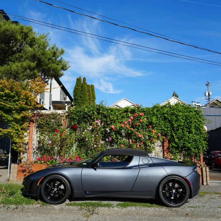 2011 Tesla Roadster - Image 13 of 31