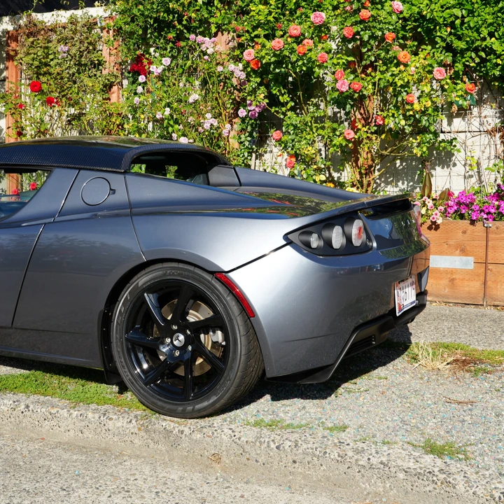 2011 Tesla Roadster - Image 16 of 31