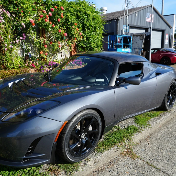 2011 Tesla Roadster - Image 10 of 31