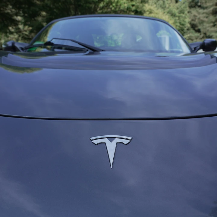 2011 Tesla Roadster - Image 24 of 31