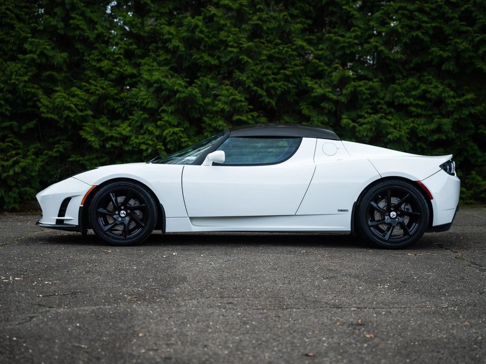 2011 Tesla Roadster - Image 24 of 31