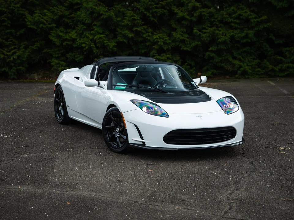 2011 Tesla Roadster - Image 29 of 31