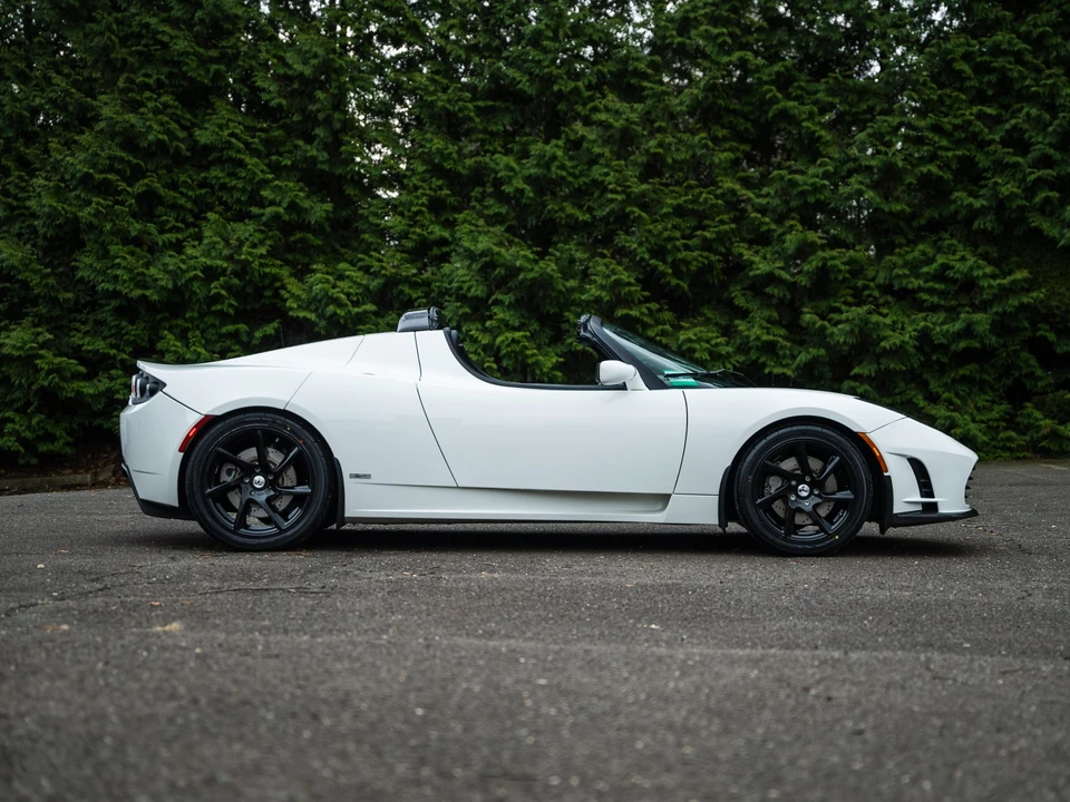 2011 Tesla Roadster - Image 31 of 31