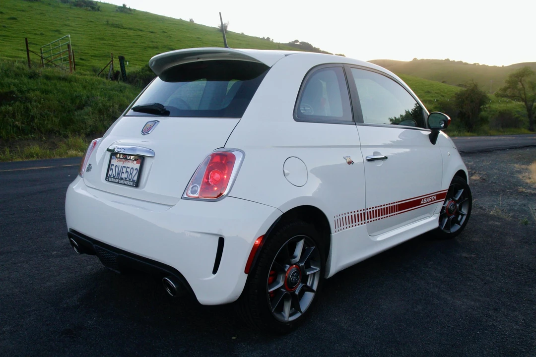 2012 Fiat Abarth 500 - Image 10 of 31