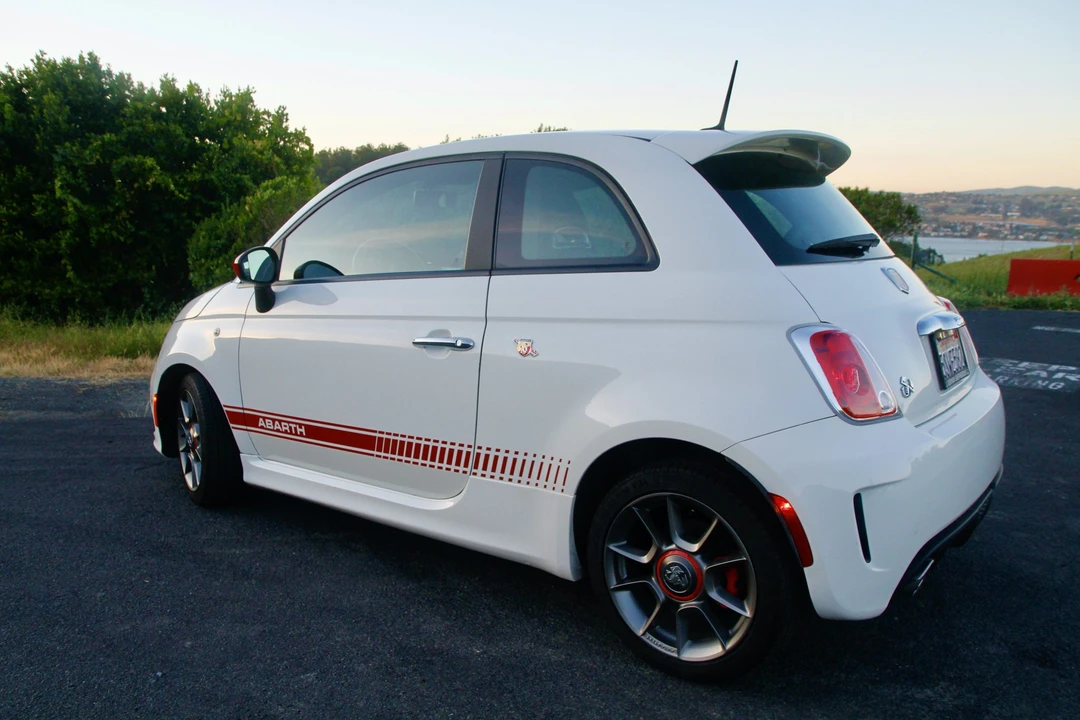2012 Fiat Abarth 500 - Image 16 of 31