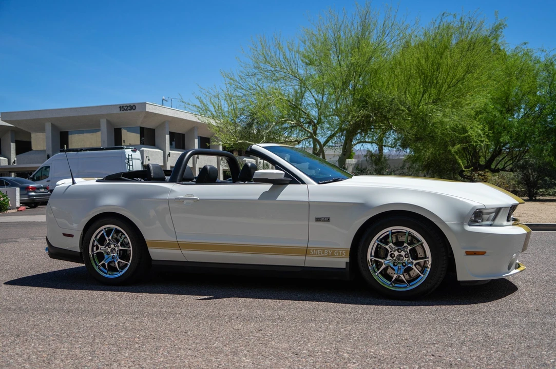 2012 Ford S197 II Shelby Mustang GT & GTS - Image 19 of 31
