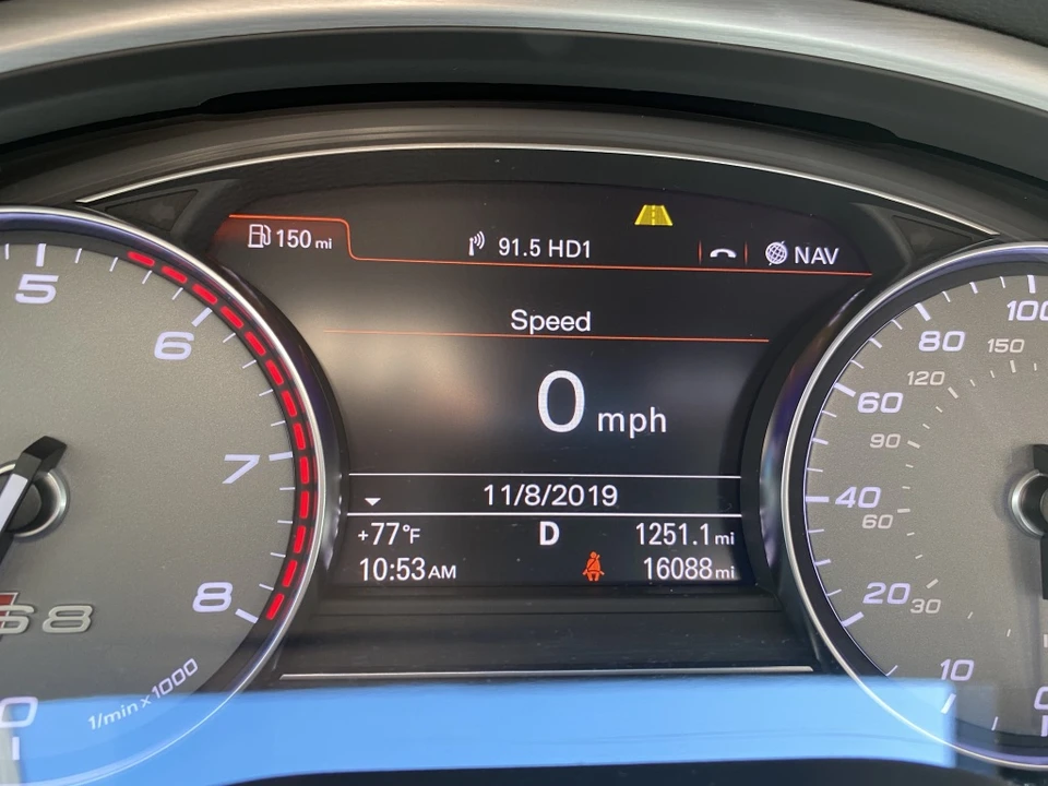 2013 Audi D4 S8 - Image 26 of 31