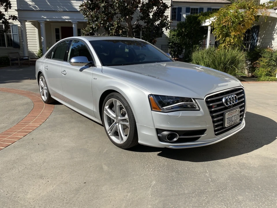 2013 Audi D4 S8 - Image 6 of 31