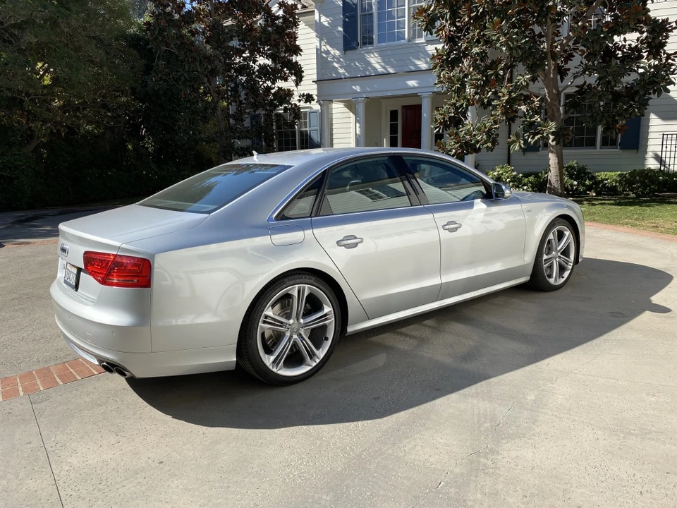 2013 Audi D4 S8 - Image 9 of 31
