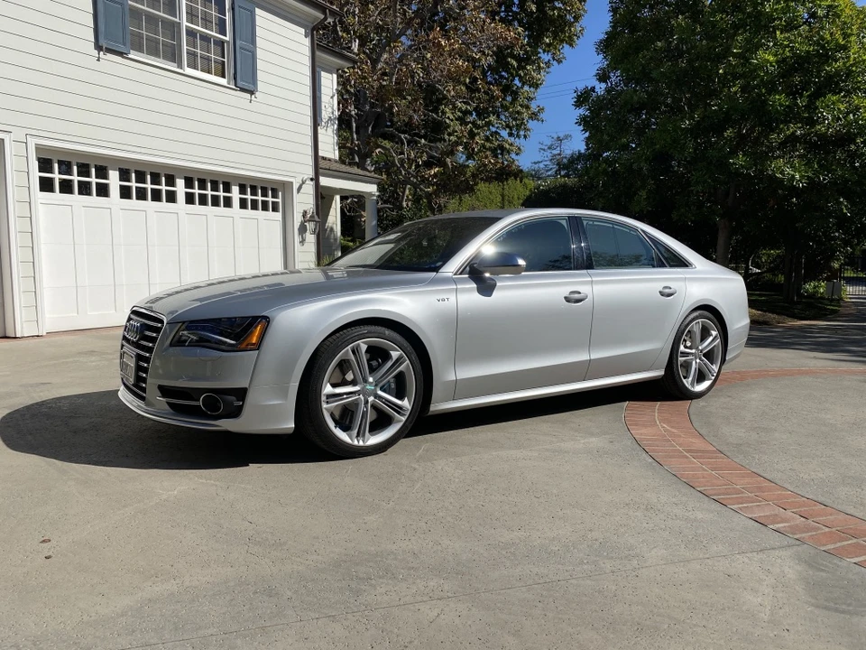 2013 Audi D4 S8 - Image 2 of 31