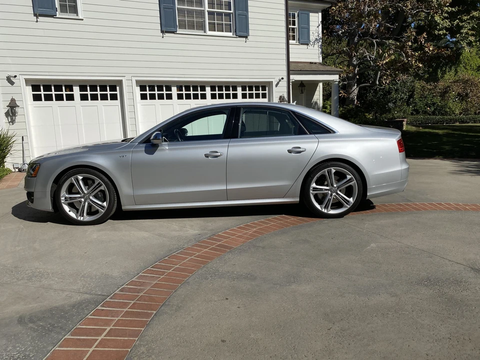 2013 Audi D4 S8 - Image 13 of 31