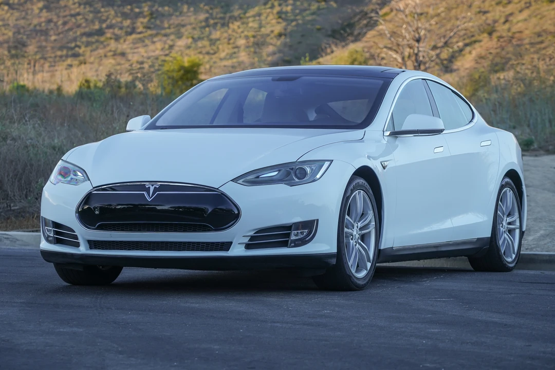 2013 Tesla Model S - Image 4 of 31