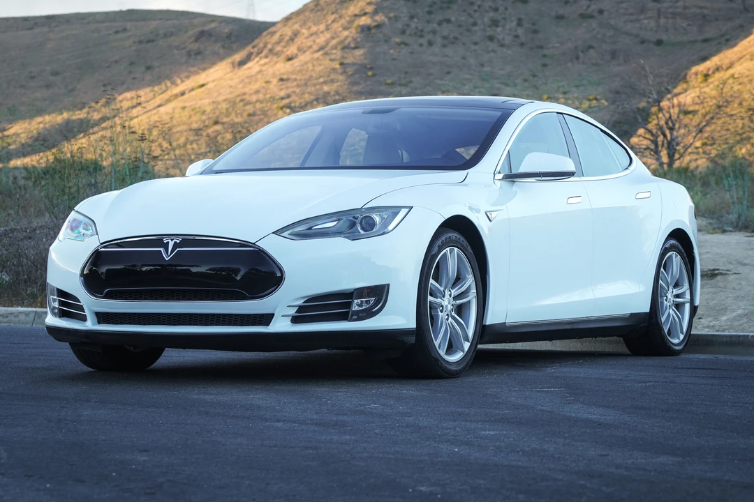 2013 Tesla Model S - Image 3 of 31