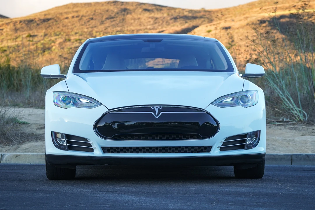 2013 Tesla Model S - Image 12 of 31
