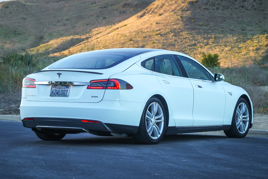 2013 Tesla Model S - Image 28 of 31