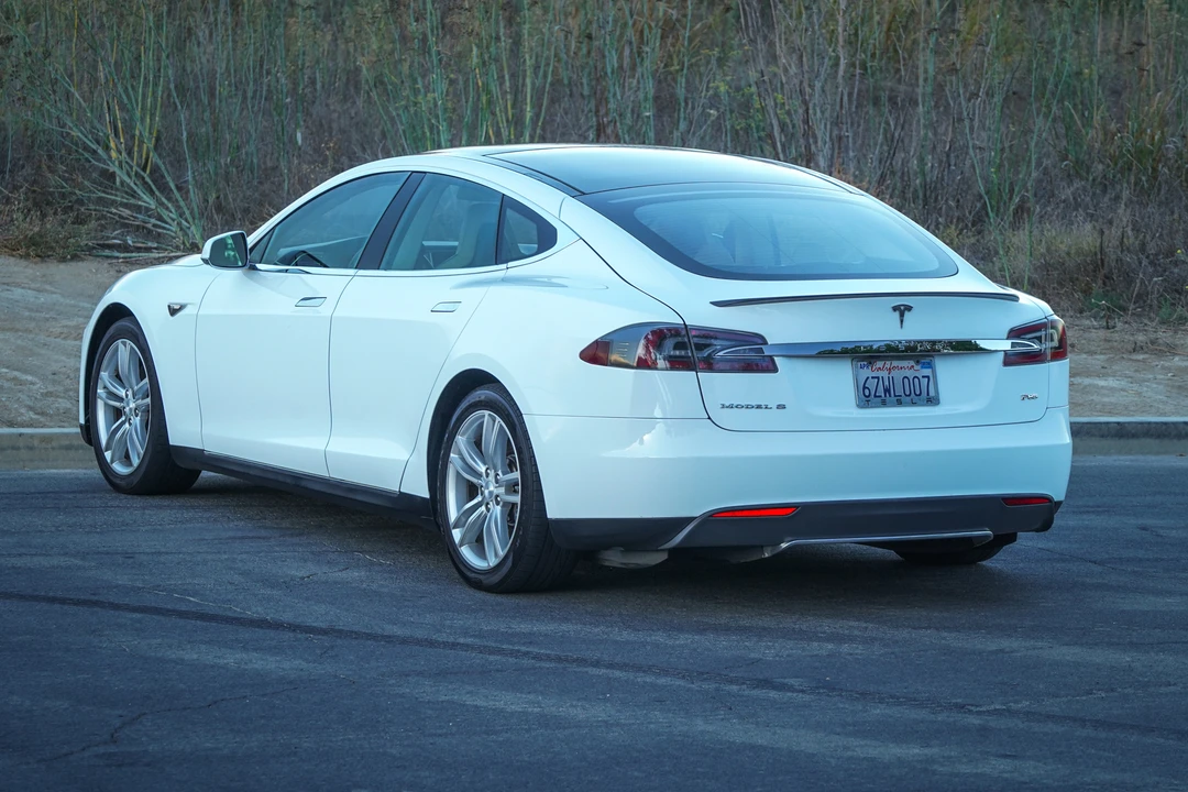 2013 Tesla Model S - Image 21 of 31
