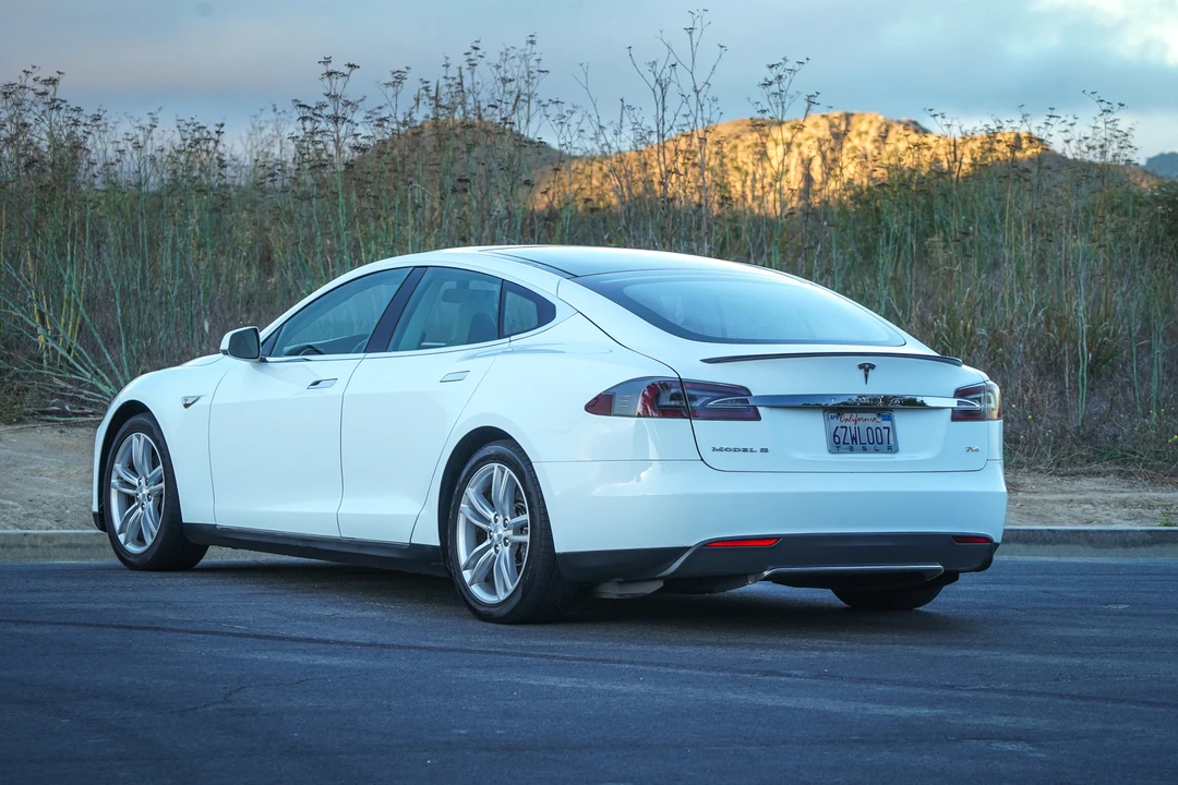 2013 Tesla Model S - Image 22 of 31