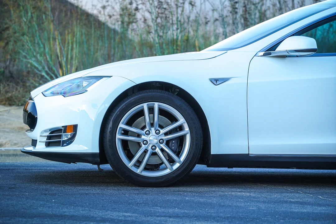 2013 Tesla Model S - Image 31 of 31