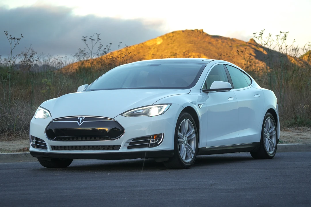 2013 Tesla Model S - Image 26 of 31