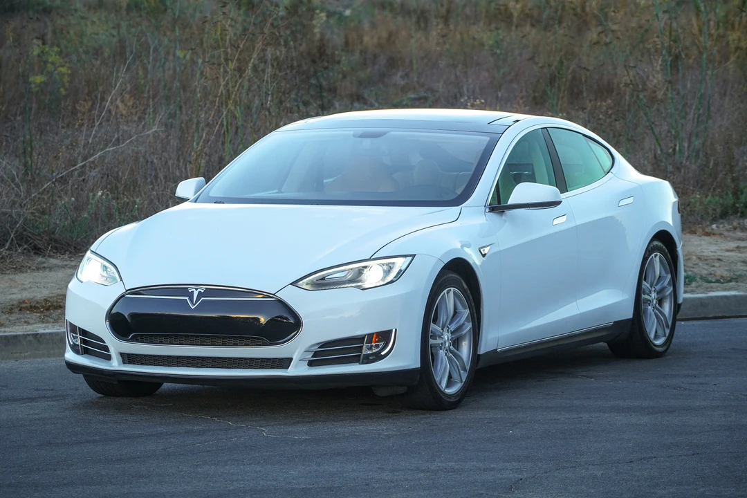 2013 Tesla Model S - Image 25 of 31