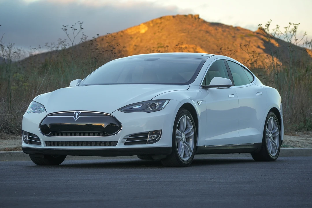 2013 Tesla Model S - Image 6 of 31