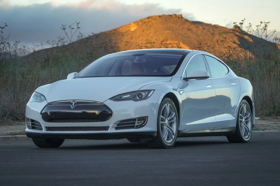 2013 Tesla Model S - Image 7 of 31