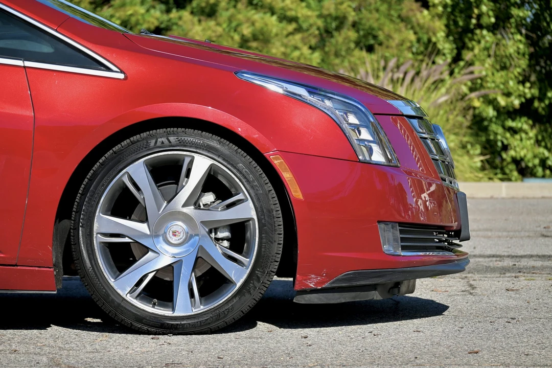 2014 Cadillac ELR - Image 26 of 31