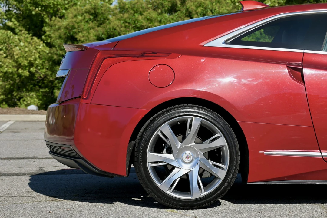 2014 Cadillac ELR - Image 24 of 31