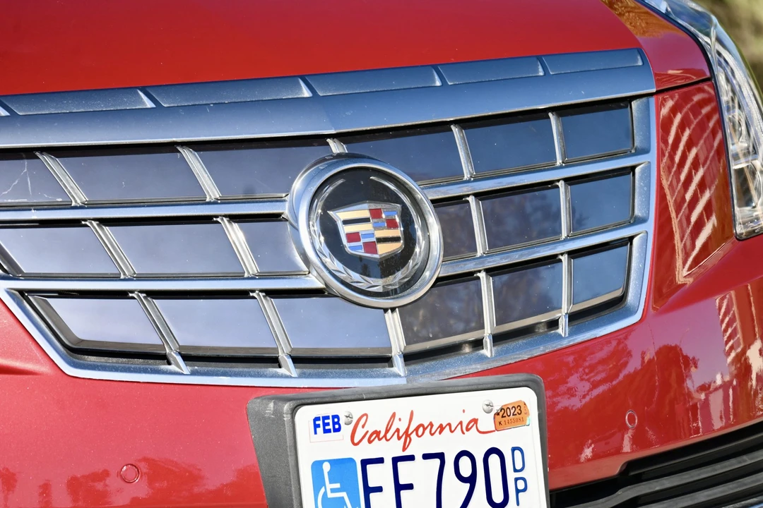 2014 Cadillac ELR - Image 28 of 31