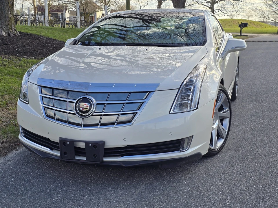 2014 Cadillac ELR - Image 10 of 31