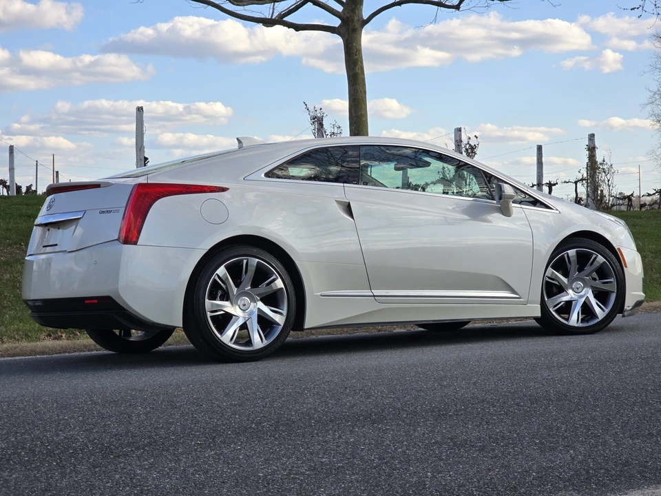 2014 Cadillac ELR - Image 25 of 31