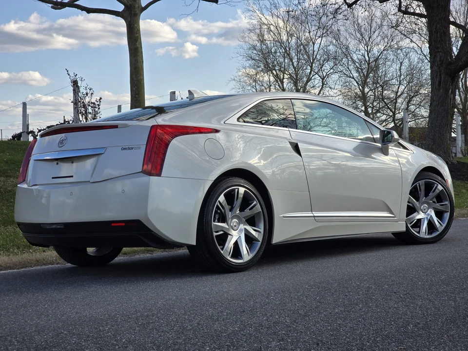 2014 Cadillac ELR - Image 26 of 31