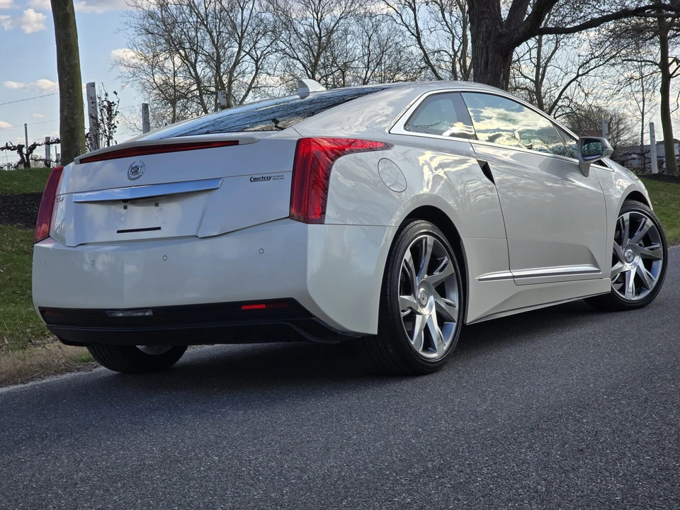 2014 Cadillac ELR - Image 28 of 31