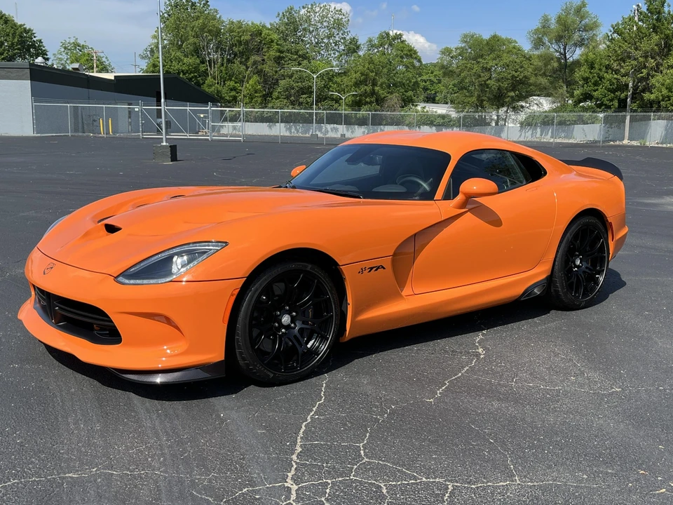 2014 Dodge Viper 5th Gen - Image 2 of 31
