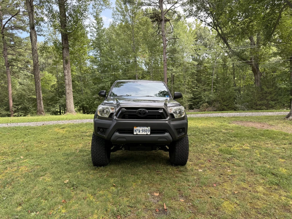 2014 Toyota Tacoma 2nd Gen - Image 2 of 31