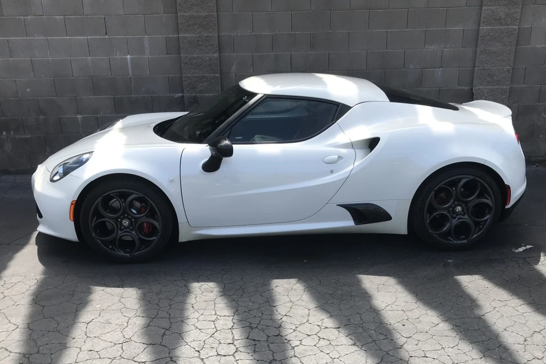2015 Alfa Romeo 4C Coupe - Image 19 of 31