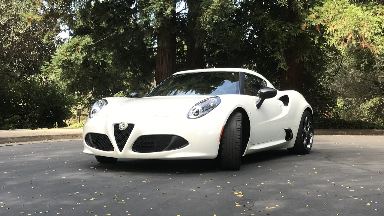 2015 Alfa Romeo 4C Coupe - Image 18 of 31
