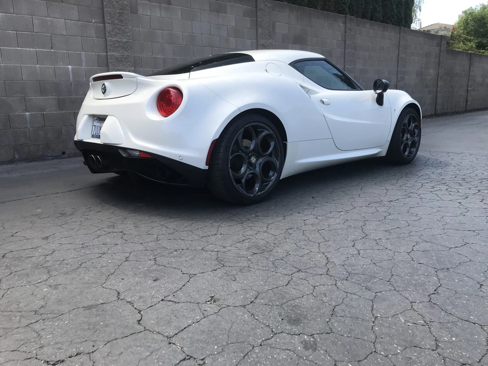 2015 Alfa Romeo 4C Coupe - Image 27 of 31