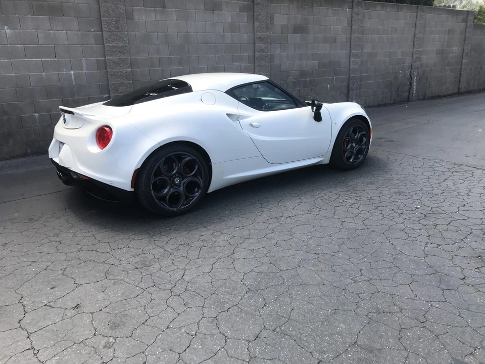 2015 Alfa Romeo 4C Coupe - Image 28 of 31