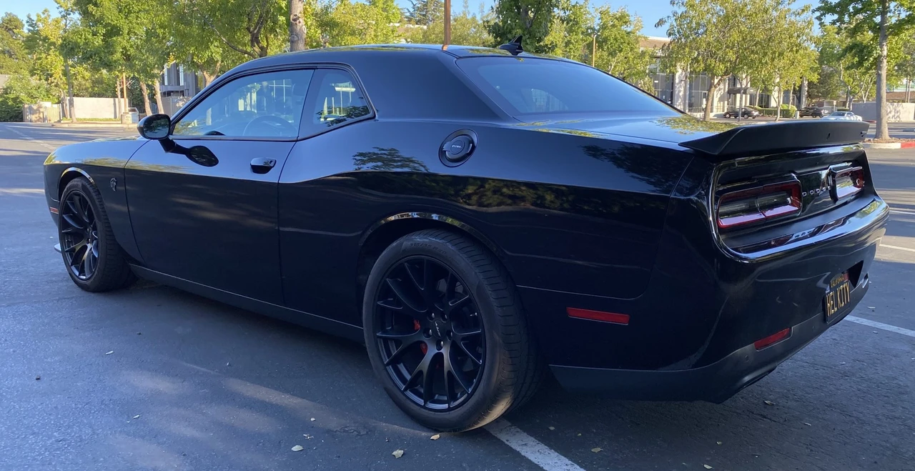 2015 Dodge Challenger SRT Hellcat 3rd Gen - Image 14 of 31