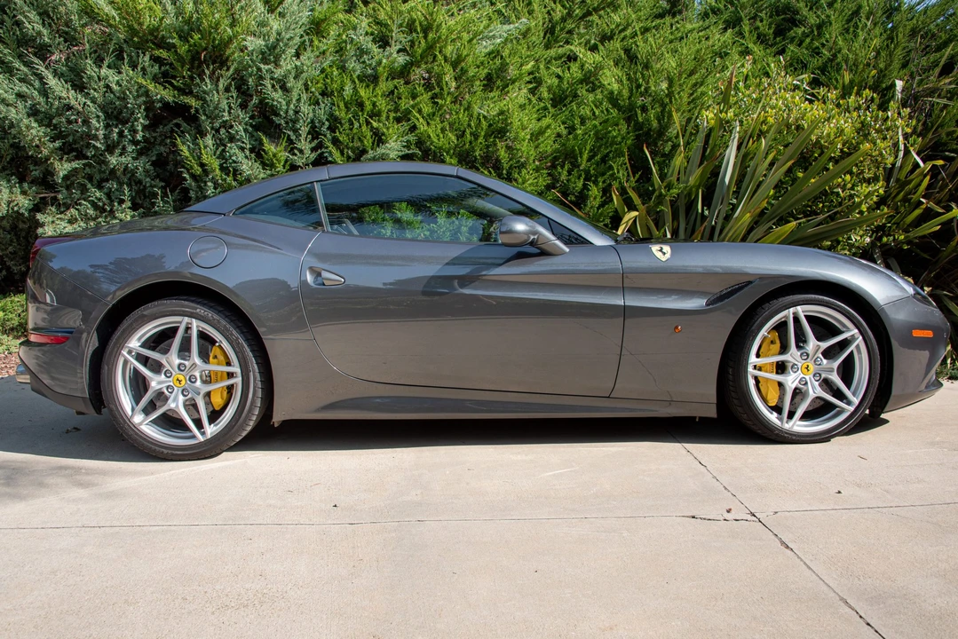 2016 Ferrari California T - Image 8 of 31