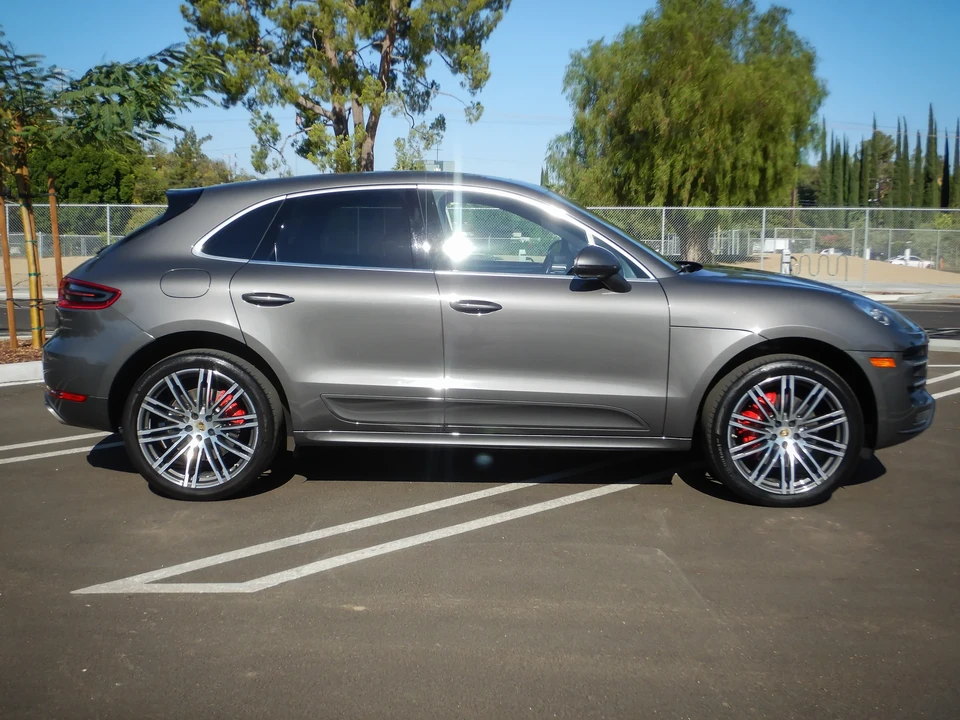 2016 Porsche Macan Turbo - Image 6 of 6
