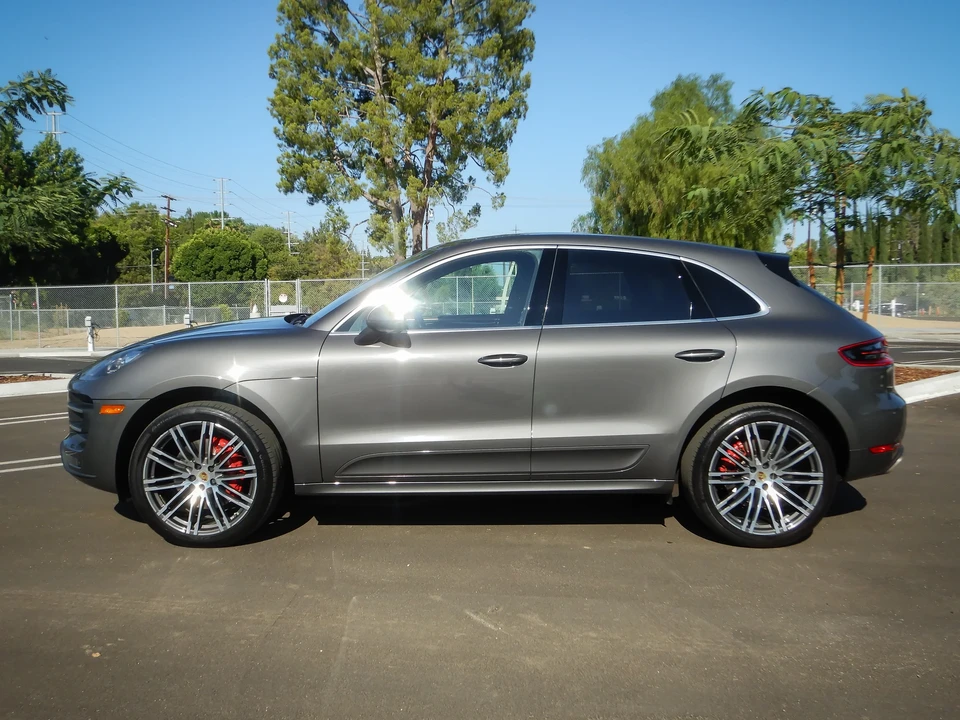 2016 Porsche Macan Turbo - Image 2 of 6