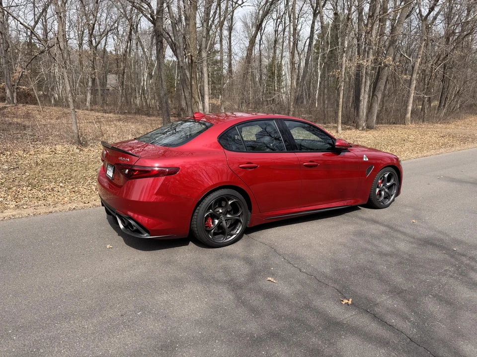2017 Alfa Romeo Giulia Quadrifoglio - Image 20 of 31