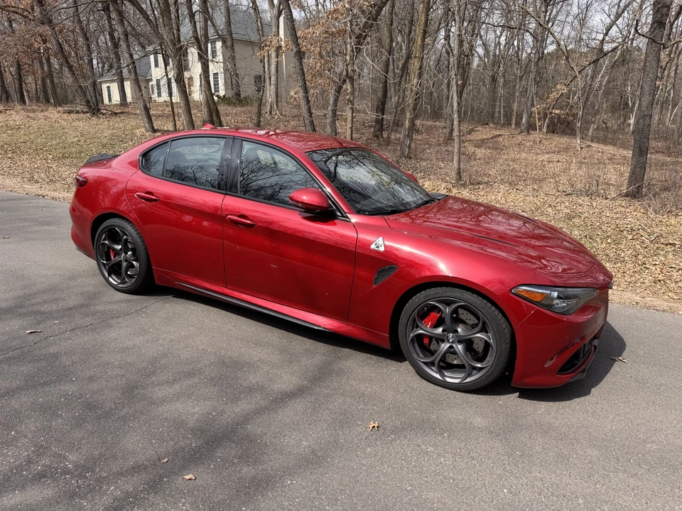 2017 Alfa Romeo Giulia Quadrifoglio - Image 15 of 31