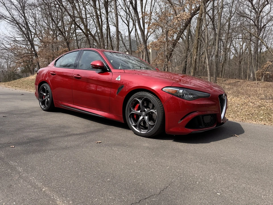 2017 Alfa Romeo Giulia Quadrifoglio - Image 14 of 31